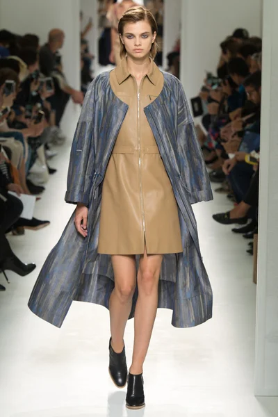 Look 9